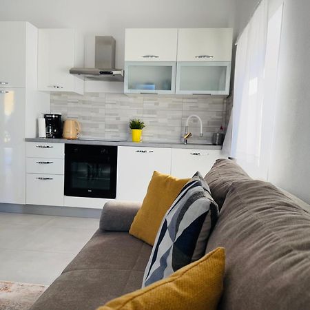 Apartment Erika - For 2 Near The Beach Пула Екстериор снимка