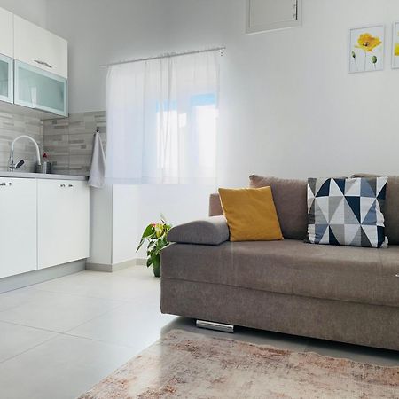 Apartment Erika - For 2 Near The Beach Пула Екстериор снимка