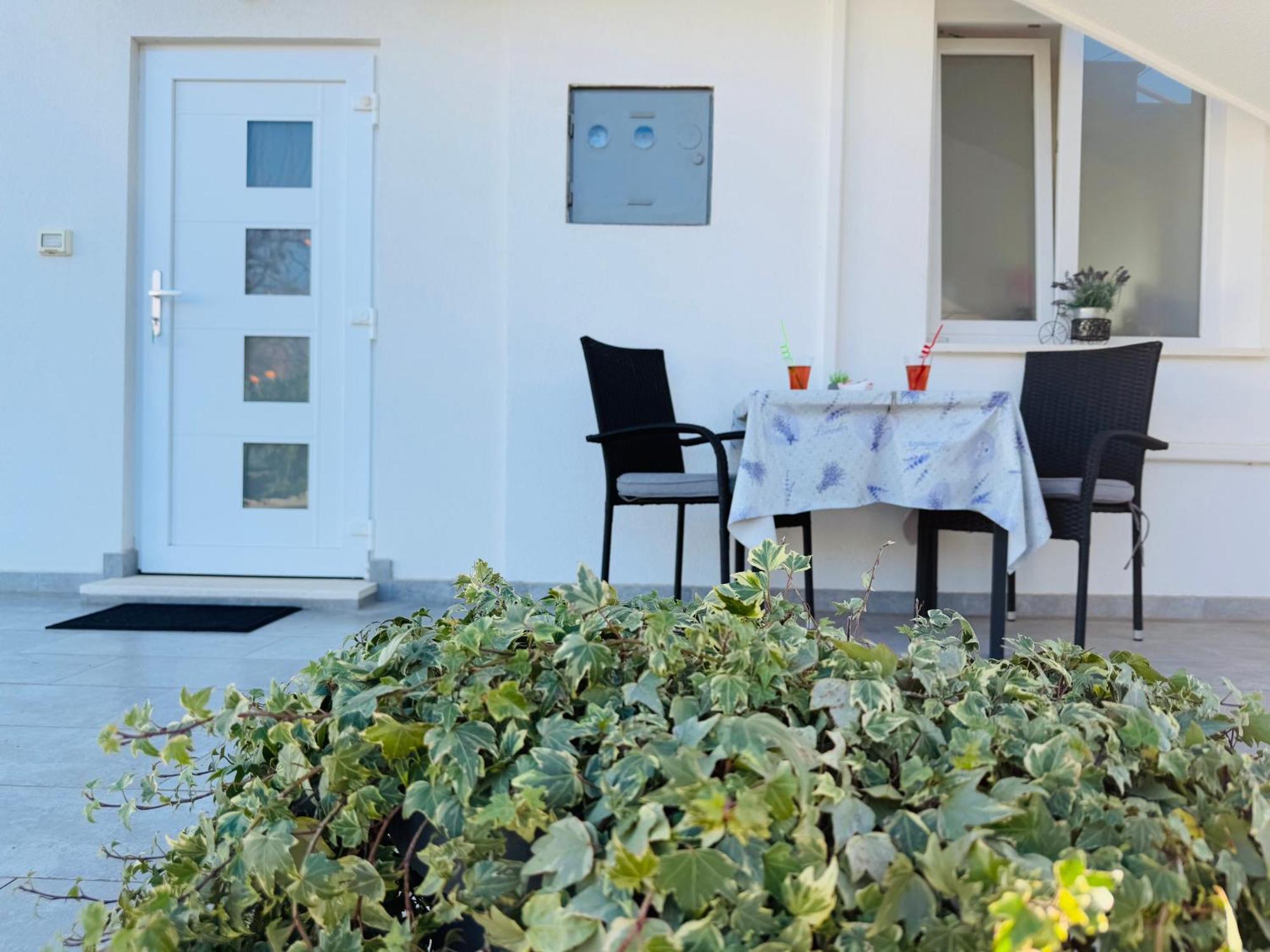 Apartment Erika - For 2 Near The Beach Пула Екстериор снимка